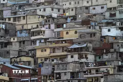 Một khu dân cư ở Port-au-Prince, Haiti. (Ảnh: THX/TTXVN)