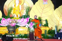 Hòa thượng Giáo sư, Tiến sỹ Phra Brahmapundit, Chủ tịch Ủy ban Tổ chức quốc tế Đại lễ Vesak Liên hợp quốc phát biểu.(Ảnh: Minh Phú/TTXVN)