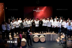 Các đầu bếp dự lễ trao giải Michelin Guide ở Cognac, miền Tây Pháp, ngày 22/3/2022. (Ảnh: AFP/TTXVN)