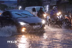 Thành phố Hồ Chí Minh đối mặt nguy cơ ngập úng do mưa dông. (Ảnh minh họa: Văn Điệp/TTXVN)