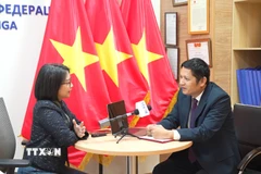 Tiến sỹ kinh tế Nguyễn Quốc Hùng, Phó Chủ tịch Liên hiệp các tổ chức người Việt Nam tại Nga trả lời phỏng vấn. (Ảnh: TTXVN)