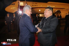 Thư ký Hội đồng An ninh Liên bang Nga Sergei Shoigu (trái) hội kiến Nhà lãnh đạo Triều Tiên Kim Jong-un tại Bình Nhưỡng, ngày 13/9/2024. (Ảnh: KCNA/TTXVN)