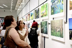 Triển lãm ảnh "Việt Nam - Vẻ đẹp bất tận". (Ảnh: TTXVN phát_