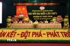 Đoàn Chủ tịch điều hành Đại hội. (Ảnh: Nguyên Linh/TTXVN)