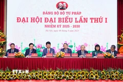 Đoàn Chủ tịch điều hành Đại hội. (Ảnh: Phạm Kiên/TTXVN)