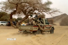 Binh sỹ Niger tuần tra tại khu vực Iferouane. (Ảnh: AFP/TTXVN)