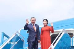 Lễ tiễn Tổng Bí thư Ban Chấp hành Trung ương Đảng Cộng sản Việt Nam Tô Lâm và Phu nhân tại sân bay quốc tế Nội Bài. (Ảnh: Thống Nhất/TTXVN)