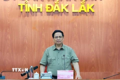 Thủ tướng Phạm Minh Chính làm việc với lãnh đạo các tỉnh: Đắk Lắk, Gia Lai, Khánh Hòa, Lâm Đồng để triển khai các biện pháp khắc phục hậu quả mưa lũ, ổn định đời sống nhân dân. (Ảnh: Dương Giang/TTXVN)