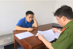 Cơ quan điều tra hỏi cung các bị can. (Nguồn: Công an Quảng Ninh)
