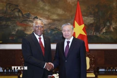 Tổng Bí thư Tô Lâm tiếp đồng chí Salvador Valdes Mesa, Ủy viên Bộ Chính trị, Phó Chủ tịch nước Cộng hòa Cuba. (Ảnh: Thống Nhất/TTXVN)