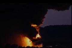 Mỹ: Máy bay chở hàng cỡ lớn phát nổ, ít nhất 3 người chết, nhiều người bị thương