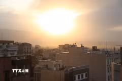 Quang cảnh thủ đô Tehran của Iran ngày 13/6/2025. (Ảnh: THX/TTXVN)