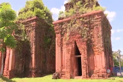 Đà Nẵng: Vì sao công trình Tháp Chăm mới hết bảo hành đã xuống cấp