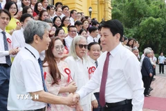 Chủ tịch nước Lương Cường gặp mặt các nhà báo tiêu biểu toàn quốc. (Ảnh: Lâm Khánh/TTXVN)