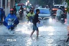 Chiều và đêm 14/8, khu vực Bắc Bộ dự báo có mưa dông. (Ảnh: Phạm Tuấn Anh/TTXVN)