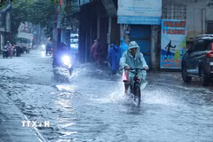 Dự báo đợt mưa dông lớn kéo dài trong nhiều ngày tới ở Bắc Bộ, Nghệ An, Thanh Hóa. (Ảnh: Phạm Tuấn Anh/TTXVN)