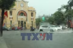 Mưa lớn gây ngập nhiều tuyến phố nội thành Hải Phòng