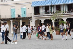 Du khách quốc tế tại La Habana. (Ảnh: Việt Hùng/TTXVN)