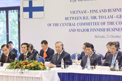 Tổng Bí thư Tô Lâm gặp một số doanh nghiệp tiêu biểu của Phần Lan tại thủ đô Helsinki, ngày 21/10/2025. (Ảnh: Thống Nhất/TTXVN)
