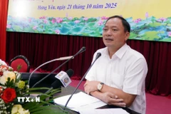 Phó Bí thư Tỉnh ủy, Chủ tịch HĐND tỉnh Hưng Yên Trần Quốc Văn phát biểu tại hội nghị. (Ảnh: Nguyễn Công Hải/TTXVN)