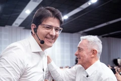 Ông Miguel Uribe (trái). (Nguồn: Colombia Reports)