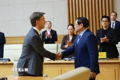 Thủ tướng Phạm Minh Chính tiếp Hội đồng Kinh doanh châu Âu-ASEAN (EU-ABC) và Hiệp hội doanh nghiệp châu Âu tại Việt Nam (EuroCham). (Ảnh: Dương Giang/TTXVN)