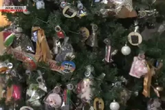 Cây thông "Lost and Found" độc đáo tại Nhật Bản. (Nguồn: NHK)