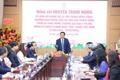 Trưởng Ban Tuyên giáo và Dân vận Trung ương Nguyễn Trọng Nghĩa phát biểu chúc mừng Trường Đại học Y Hà Nội. (Ảnh: Phương Hoa/TTXVN)