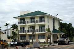 Khối ký túc xá với quy mô 3 tầng, 9 phòng được xây mới, phục vụ chỗ ở công vụ cho cán bộ phía Tây tỉnh Quảng Ngãi. (Ảnh: Lê Phước Ngọc/TXVN)