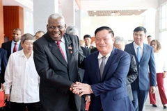 Chủ tịch Quốc hội Cuba Esteban Lazo Hernandez thăm, làm việc tại Hưng Yên. (Ảnh: Thế Duyệt/TTXVN)