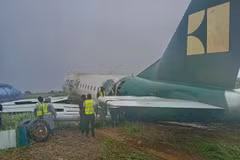 Nigeria: Máy bay trượt khỏi đường băng lao vào bụi cây, 68 hành khách thoát nạn