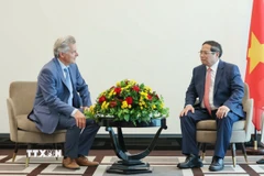 Thủ tướng Phạm Minh Chính tiếp Bí thư toàn quốc Đảng Cộng sản Pháp Fabien Roussel. (Ảnh: Dương Giang/TTXVN)