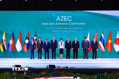 Thủ tướng Nhật Bản Takaichi Sanae và Thủ tướng Australia Anthony Albanese và Trưởng đoàn các nước ASEAN tham dự Hội nghị Lãnh đạo Cộng đồng châu Á phát thải ròng bằng 0 lần thứ 3. (Ảnh: Dương Giang/TTXVN)