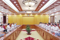 Chuẩn bị cho đại hội đảng bộ tỉnh Cà Mau và Hưng Yên