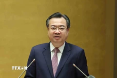 Đồng chí Nguyễn Thanh Nghị, Ủy viên Trung ương Đảng, Trưởng Ban Chính sách, chiến lược Trung ương trình bày chuyên đề “Nội dung trọng tâm, cốt lõi của Nghị quyết số 70-NQ/TW, ngày 20/8/2025 của Bộ Chính trị về bảo đảm an ninh năng lượng quốc gia đến năm 2030, tầm nhìn đến năm 2045 và Chương trình hành động thực hiện Nghị quyết số 70-NQ/TW”. (Ảnh: Phương Hoa/TTXVN)