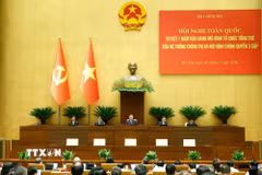 Tổng Bí thư, Chủ tịch nước Tô Lâm cùng các đồng chí Lãnh đạo chủ chốt và Trưởng Ban Tổ chức Trung ương chủ trì Hội nghị. (Ảnh: Thống Nhất/TTXVN)