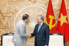 Tổng Bí thư Tô Lâm tiếp ông Scott Strazik, Chủ tịch kiêm Tổng Giám đốc điều hành Tập đoàn GE Vernova. (Ảnh: Thống Nhất/TTXVN)