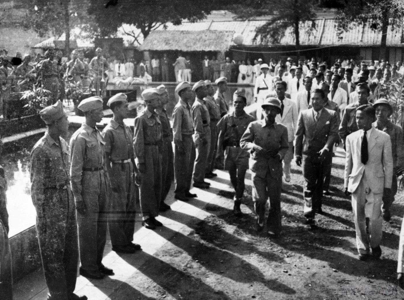 80-nam-cach-mang-thang-tam-15-6.jpg