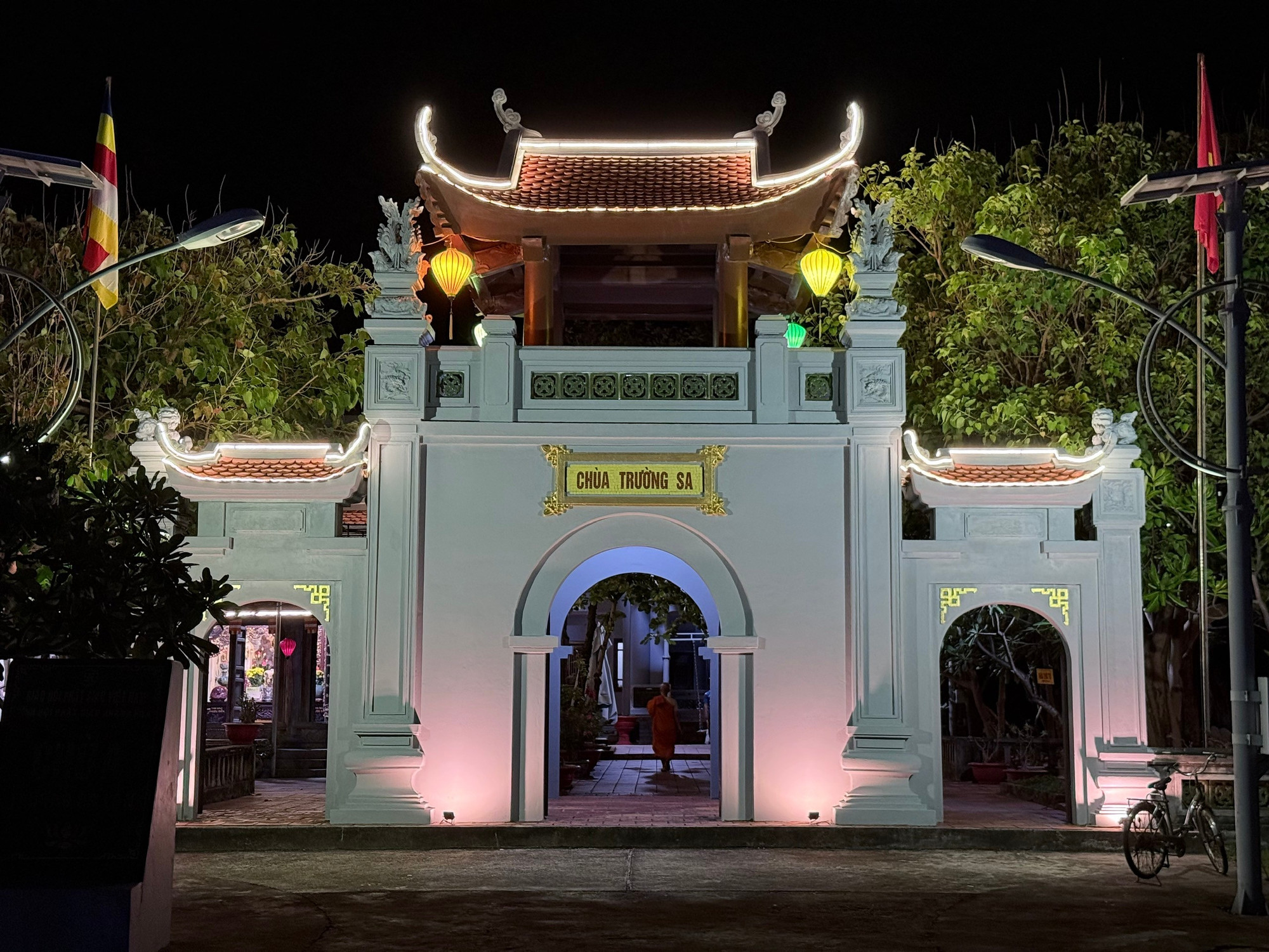 វត្ត Truong Sa ។ (រូបថត៖ Huy Khanh/Vietnam+) chua-tren-dao-27-6.jpg