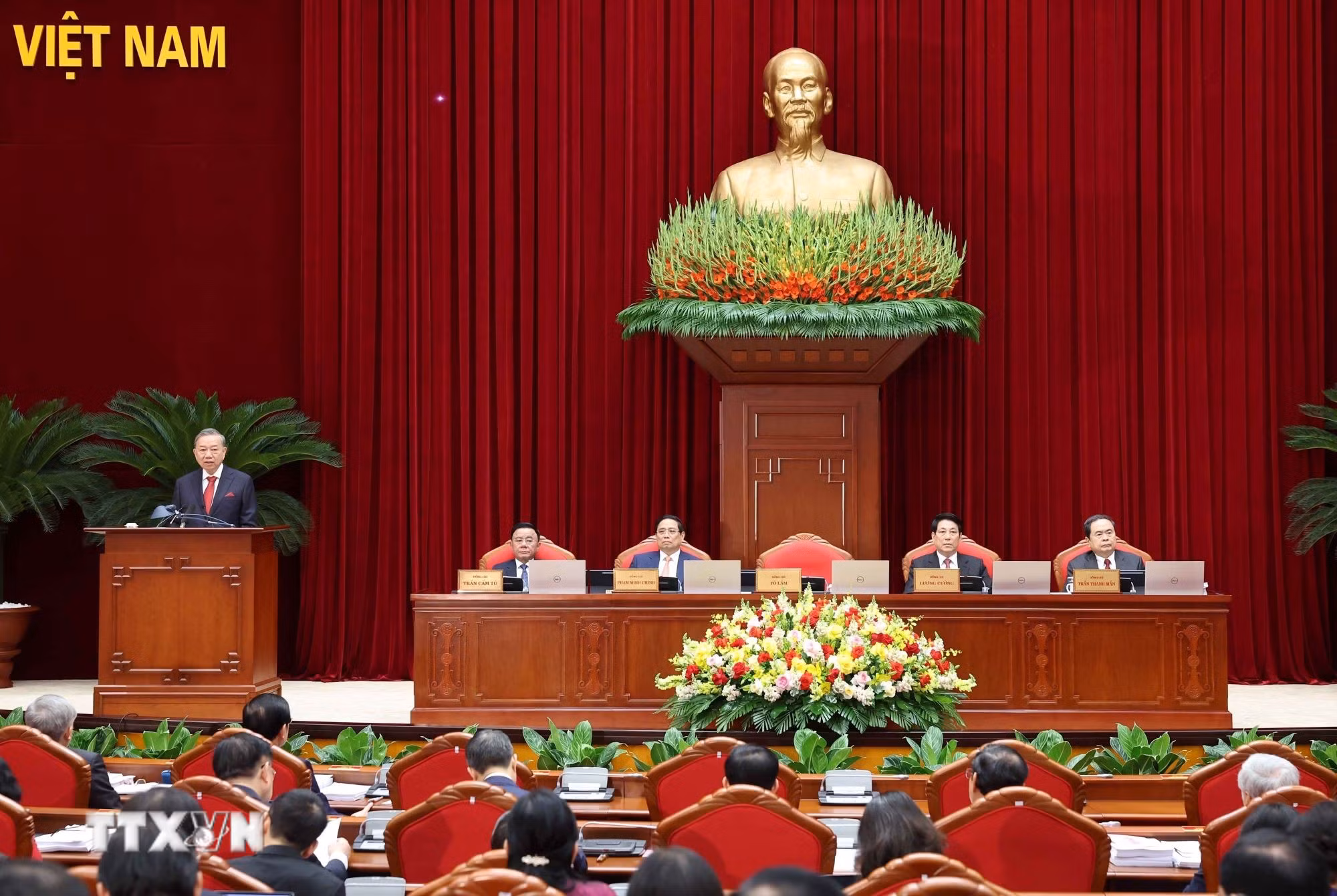 Tổng Bí thư Tô Lâm phát biểu khai mạc Hội nghị lần thứ mười ba, Ban Chấp hành Trung ương Đảng khoá XIII. (Ảnh: Thống Nhất/TTXVN)