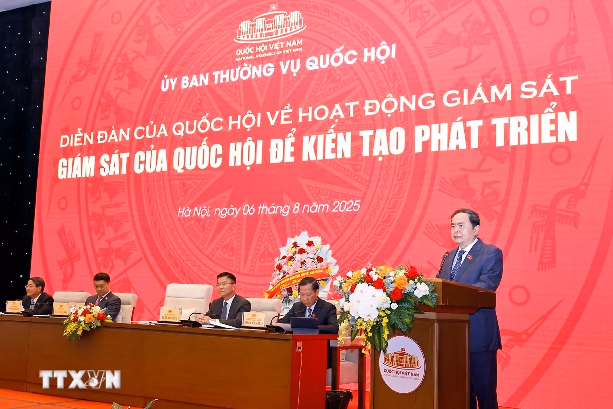 ttxvn-dien-dan-cua-quoc-hoi-30-1.jpg