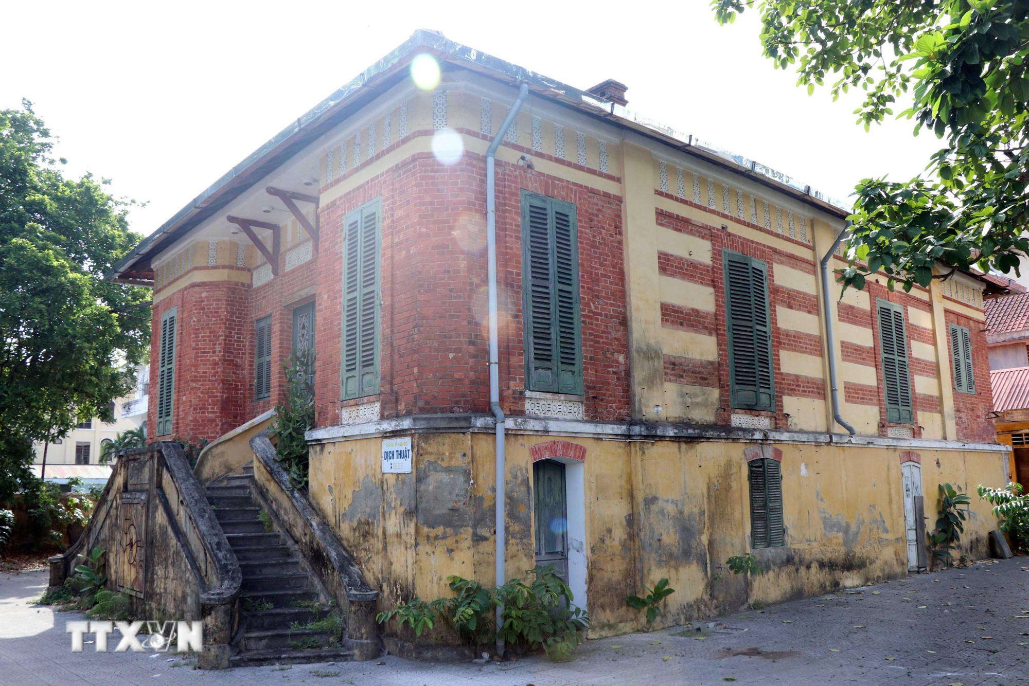 Ngôi biệt thự số 26 Lê Lợi từng được đề xuất di dời qua vị trí khác để nhường đất cho việc kêu gọi các dự án đầu tư của thành phố. (Ảnh: Đỗ Trưởng/TTXVN)