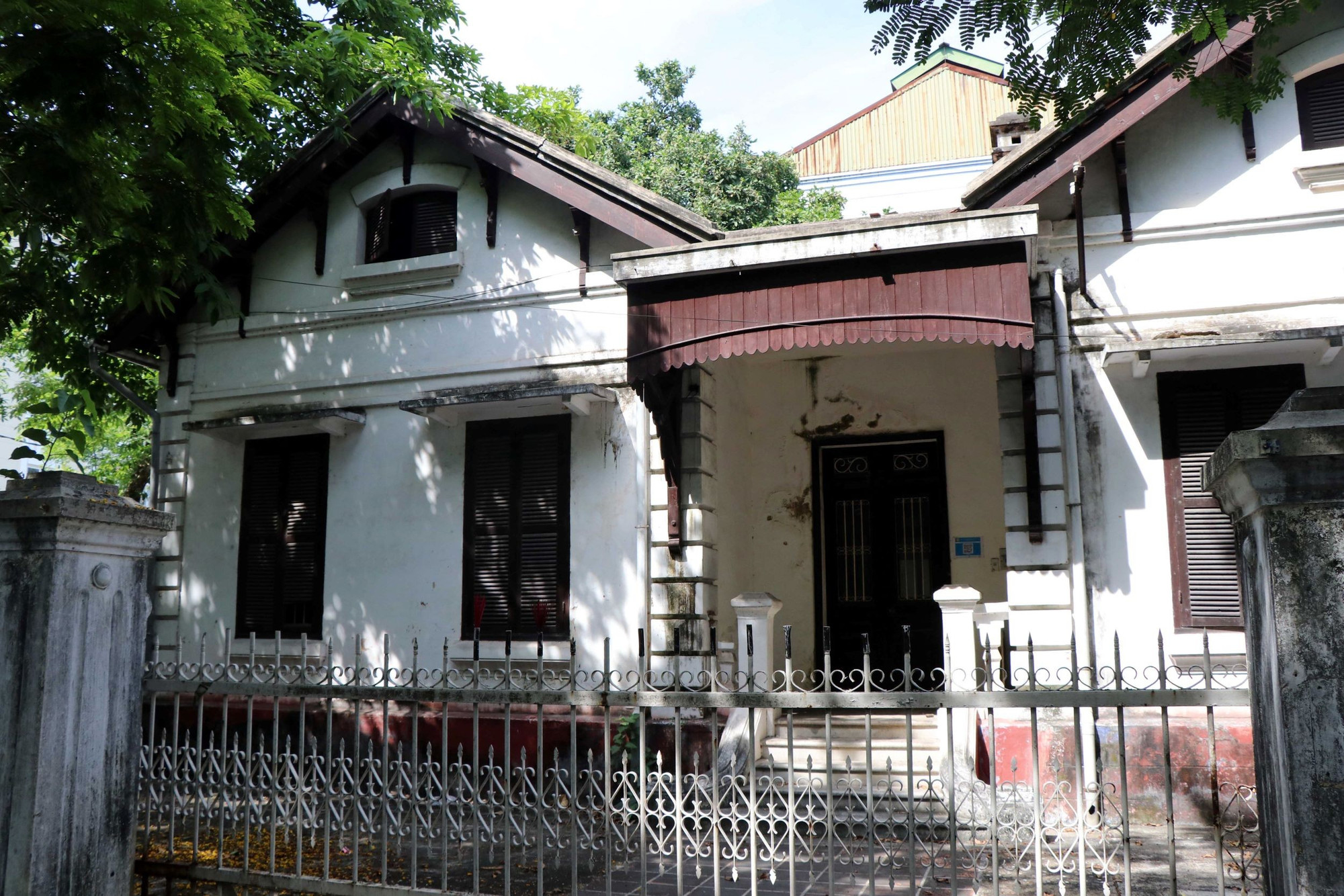 Französisches Architekturprojekt in Hue wurde vom Spuk Mega hinterlassen. 2205-6.jpg
