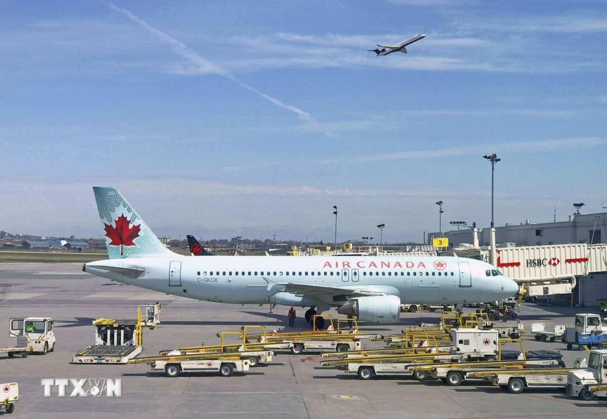 Hãng Hàng Không Canada Điều Chỉnh Giá Vé Do Giá Nhiên Liệu Tăng Cao