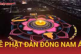 Hàng trăm nghìn đèn lồng thắp sáng khắp Đông Nam Á trong Lễ hội Vesak 2025