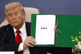 Tổng thống Mỹ và lãnh đạo các nước ký thỏa thuận ngừng bắn lịch sử ở Gaza