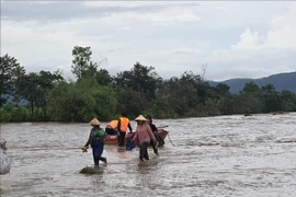 Bị kẹt lũ trong đêm, nhiều gia đình ở Gia Lai cầu cứu trên mạng xã hội 
