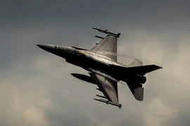 Phi công F-16 Ukraine thiệt mạng trong đợt không kích lớn chưa từng có của Nga
