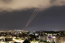 Iran tung loạt tên lửa mới, tấn công cơ quan tình báo Mossad của Israel