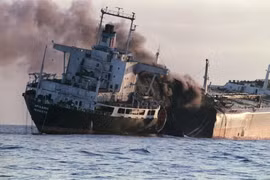 Iran tái kích hoạt chiến thuật thời thập niên 1980 tại eo biển Hormuz 